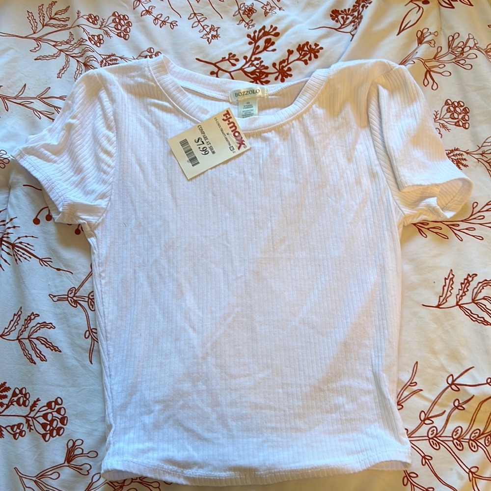 Women’s basic white crop top